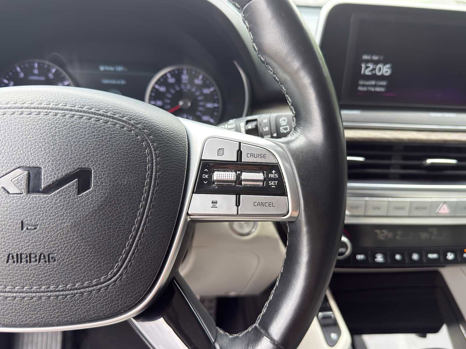 Certified 2022 Kia Telluride SX w/ SX Prestige Package image 18