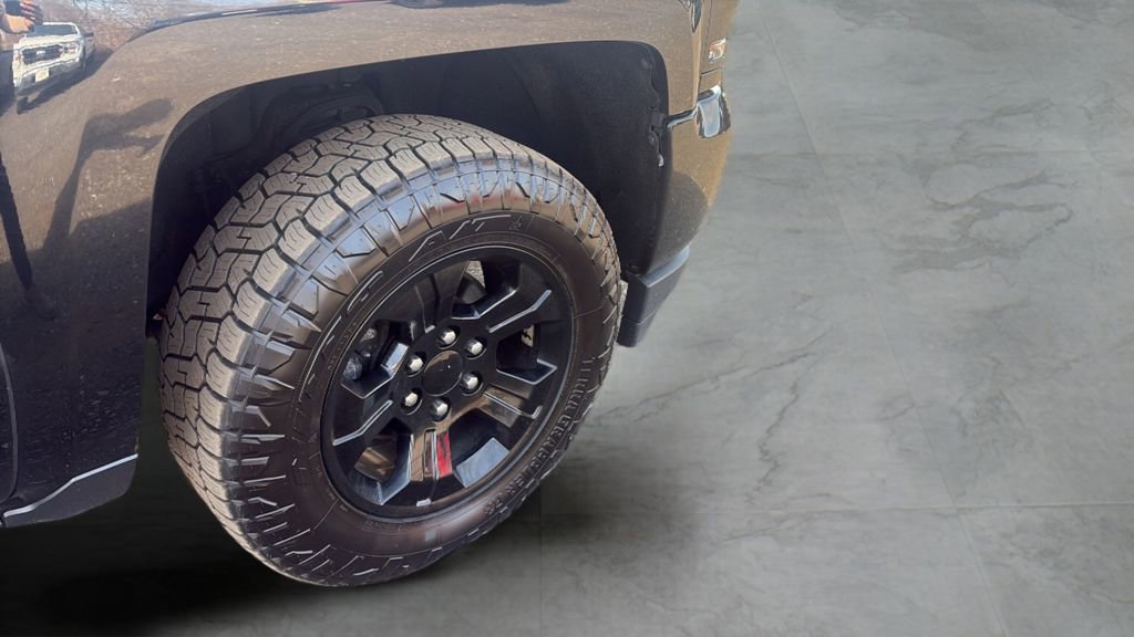 Used 2018 Chevrolet Silverado 1500 LT w/ All Star Edition image 20