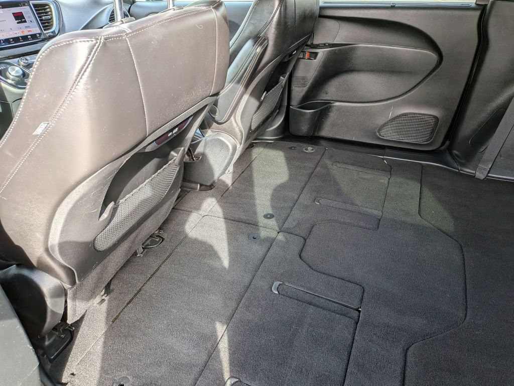 Used 2025 Chrysler Pacifica Select FWD image 30