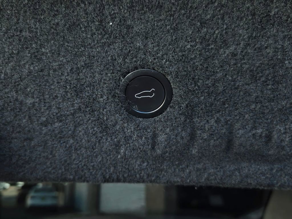 Used 2022 Tesla Model S image 27