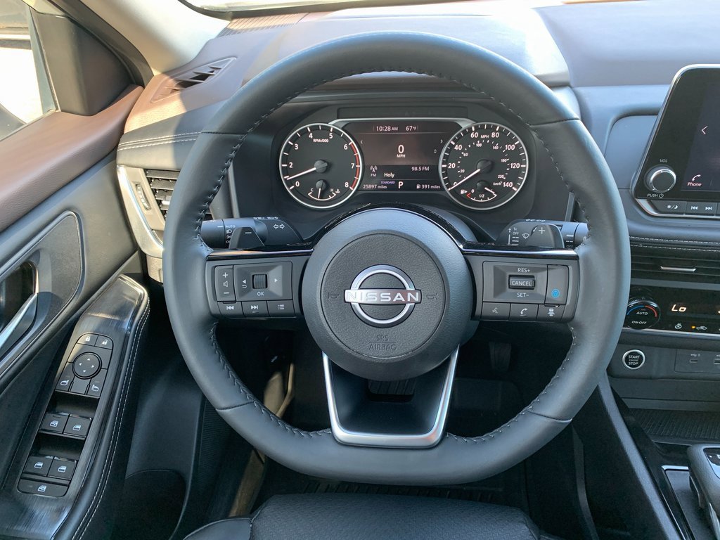 Used 2023 Nissan Rogue SV w/ SV Premium B Package image 13