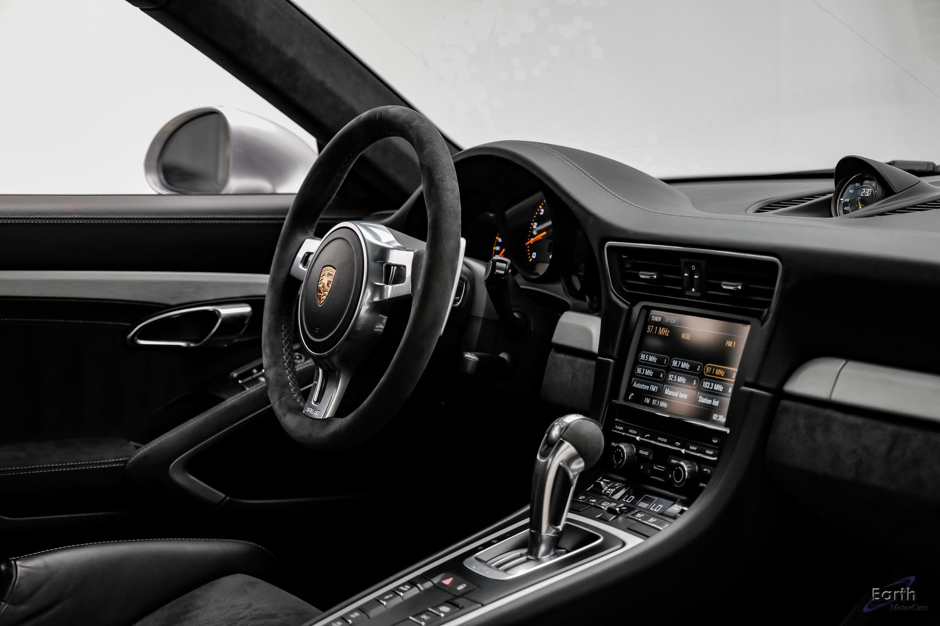 Used 2015 Porsche 911 GT3 RWD image 46