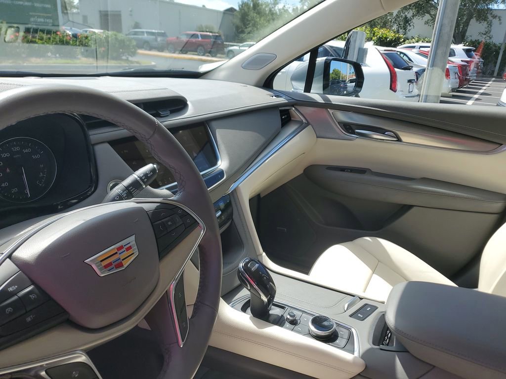 Certified 2024 Cadillac XT5 Premium Luxury w/ Technology Package FWD image 22