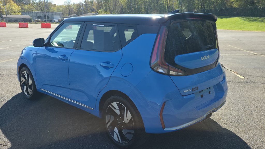 Used 2023 Kia Soul GT-Line FWD image 9