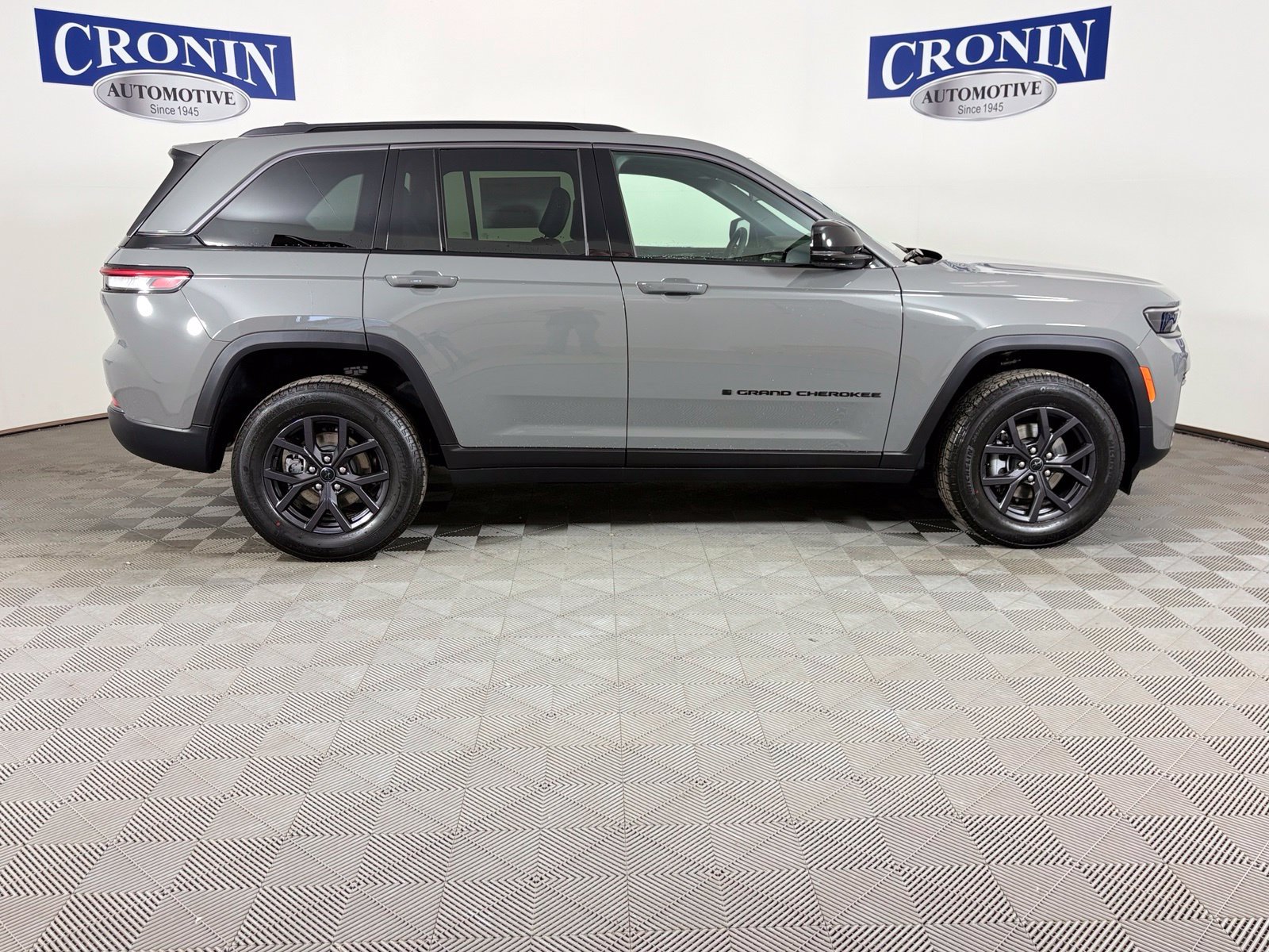 New 2027 Jeep Grand Cherokee 4WD image 32