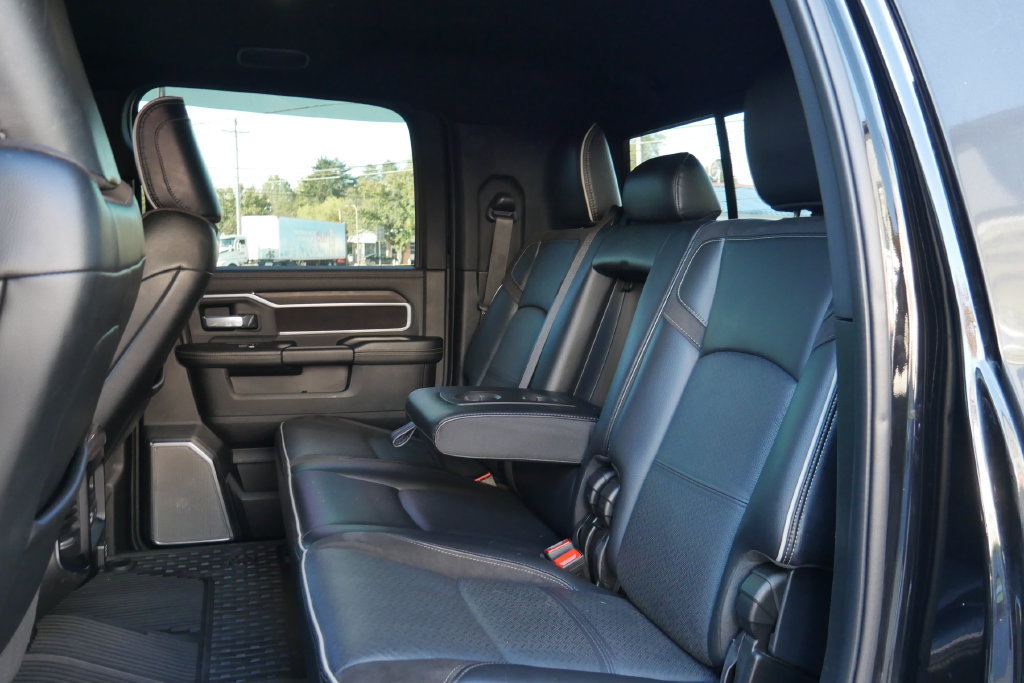 Used 2025 RAM 3500 Laramie AWD/4WD image 15