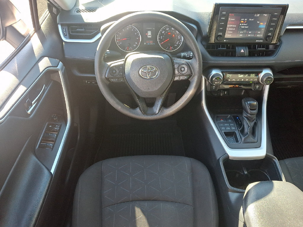 Used 2022 Toyota RAV4 XLE AWD/4WD image 12