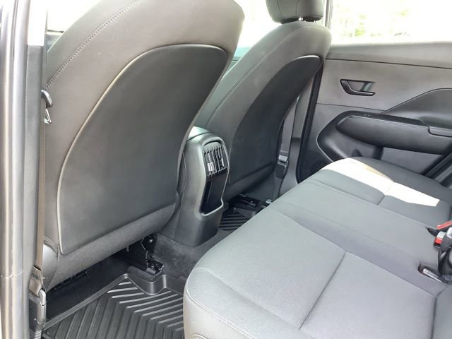 Used 2025 Hyundai Kona SEL image 21