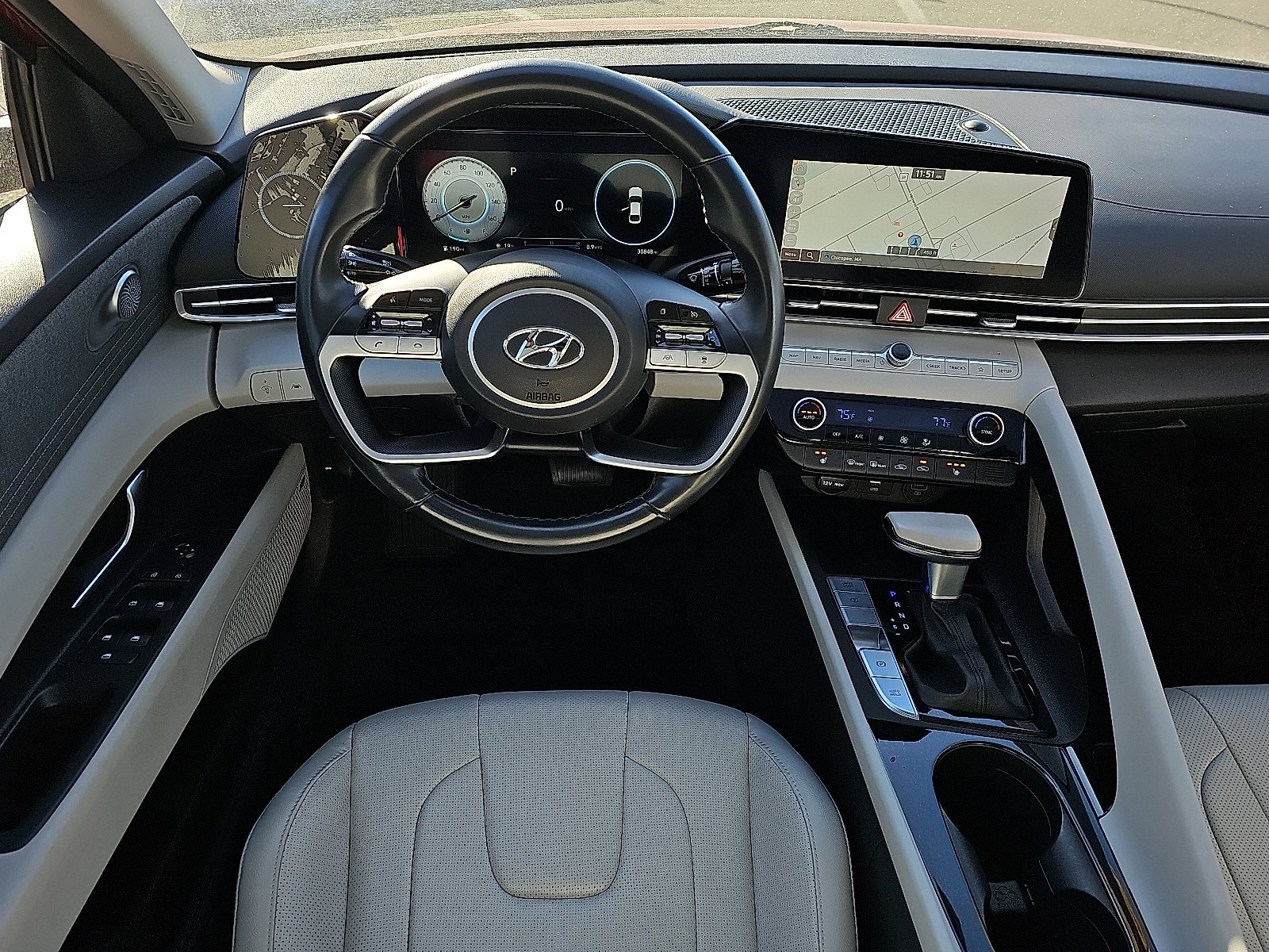 Used 2022 Hyundai Elantra Limited image 11