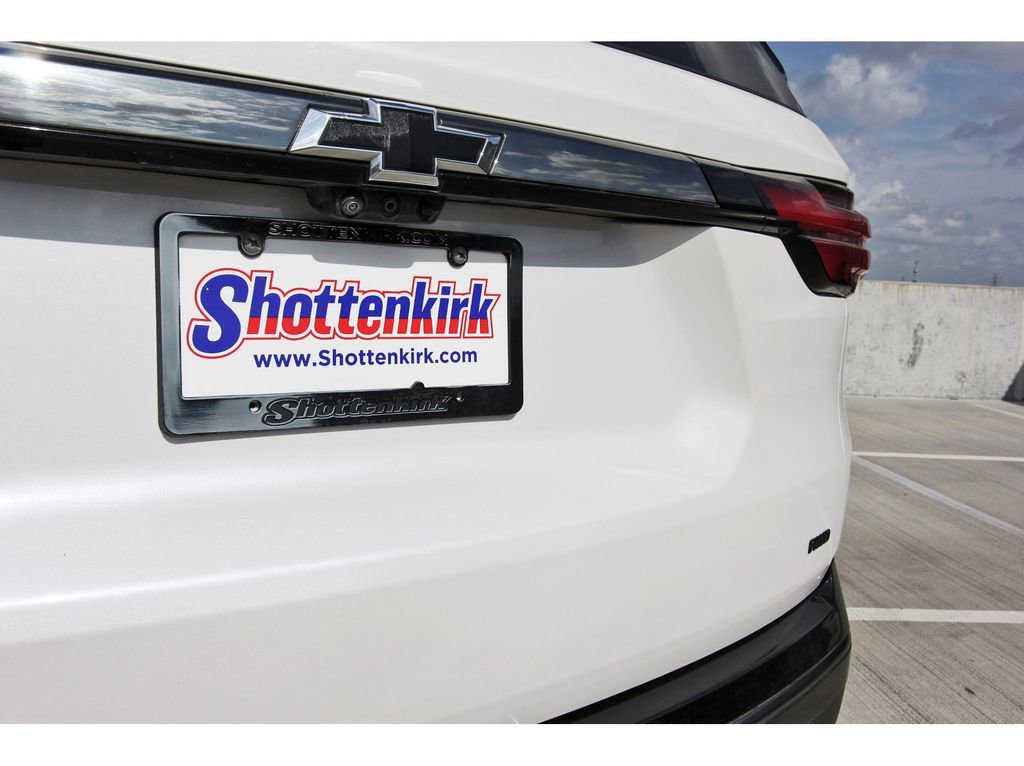 Used 2023 Chevrolet Traverse Premier w/ Redline Edition AWD/4WD image 31