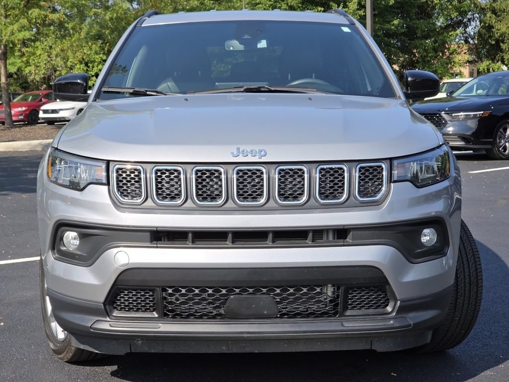Used 2023 Jeep Compass Latitude AWD/4WD image 17