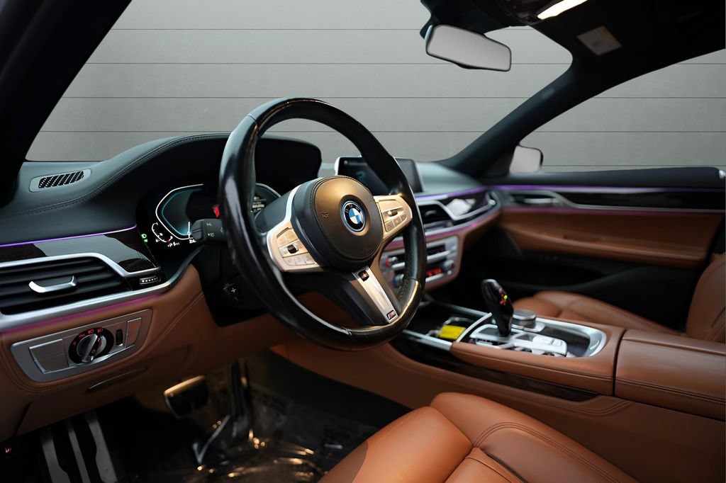 Used 2022 BMW 745e xDrive w/ M Sport Package AWD/4WD image 23