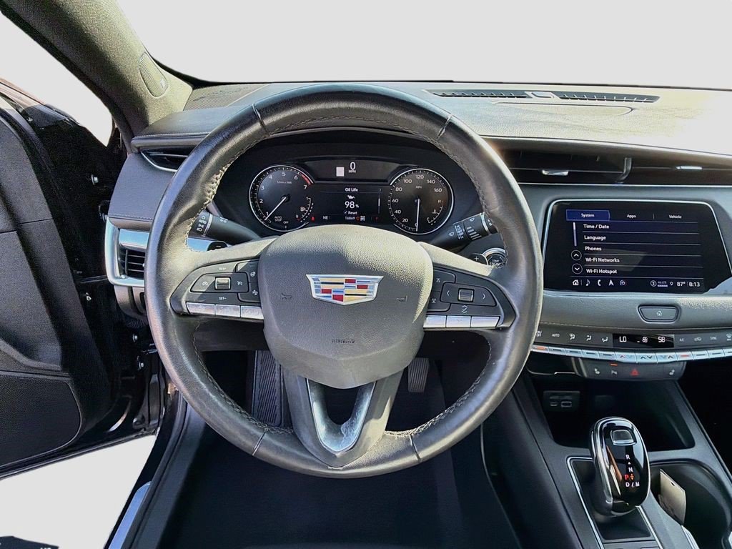 Certified 2023 Cadillac XT4 Luxury w/ Cold Weather Package AWD/4WD image 7