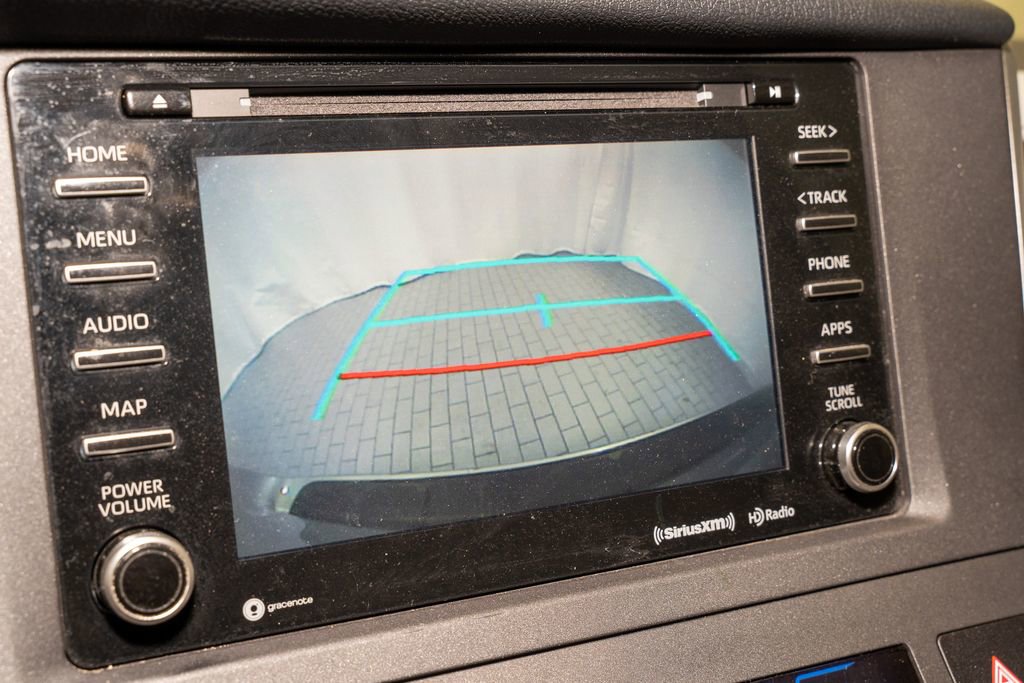 Used 2020 Toyota Sienna LE image 13