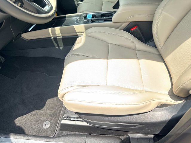 New 2025 Lincoln Corsair Reserve w/ Equipment Group 202A image 10