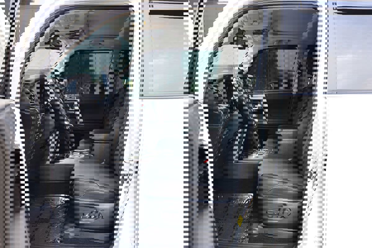 Used 2023 Toyota 4Runner SR5 Premium image 30