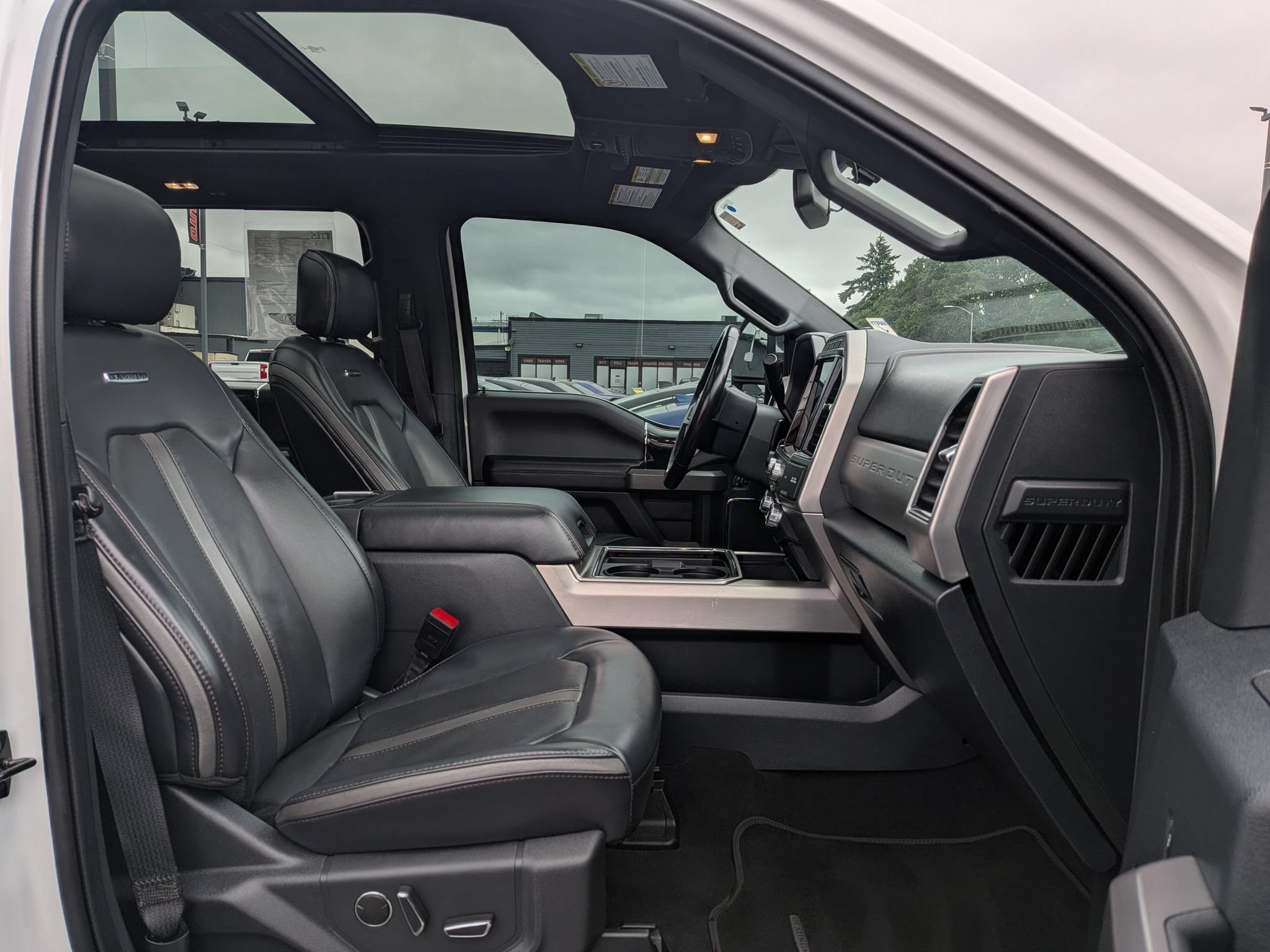 Used 2022 Ford F250 Platinum w/ FX4 Off-Road Package AWD/4WD image 8