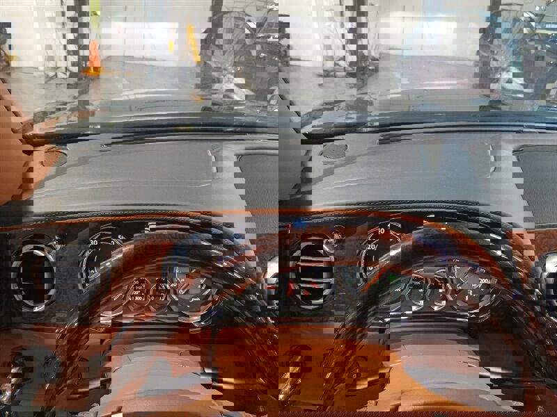 Used 2015 Bentley Flying Spur V8 image 21