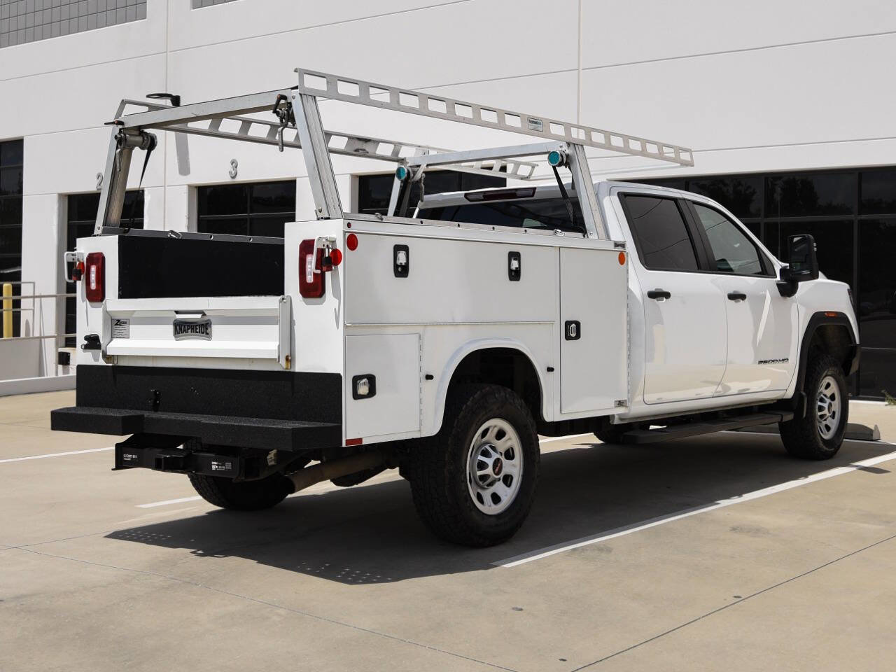 Used 2023 GMC Sierra 3500 Pro w/ Convenience Package AWD/4WD image 8