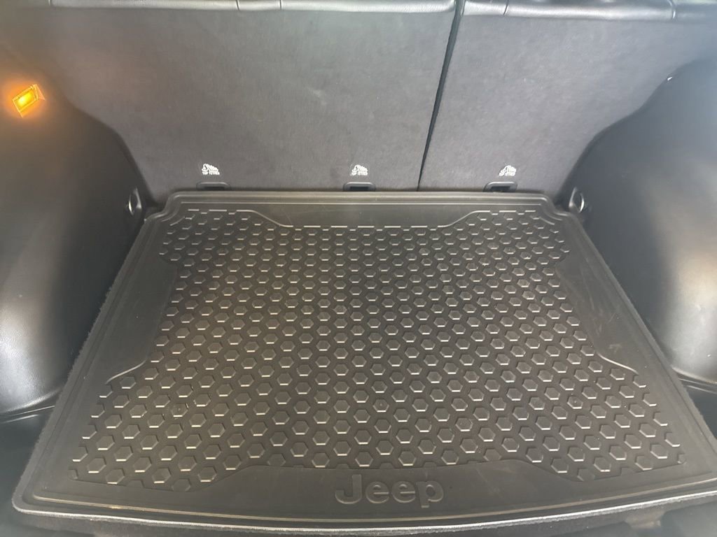 Used 2023 Jeep Compass Latitude w/ Convenience Group image 39