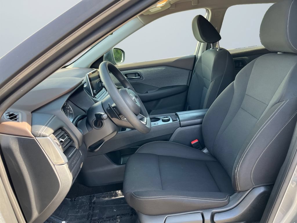 Used 2023 Nissan Rogue S AWD/4WD image 9