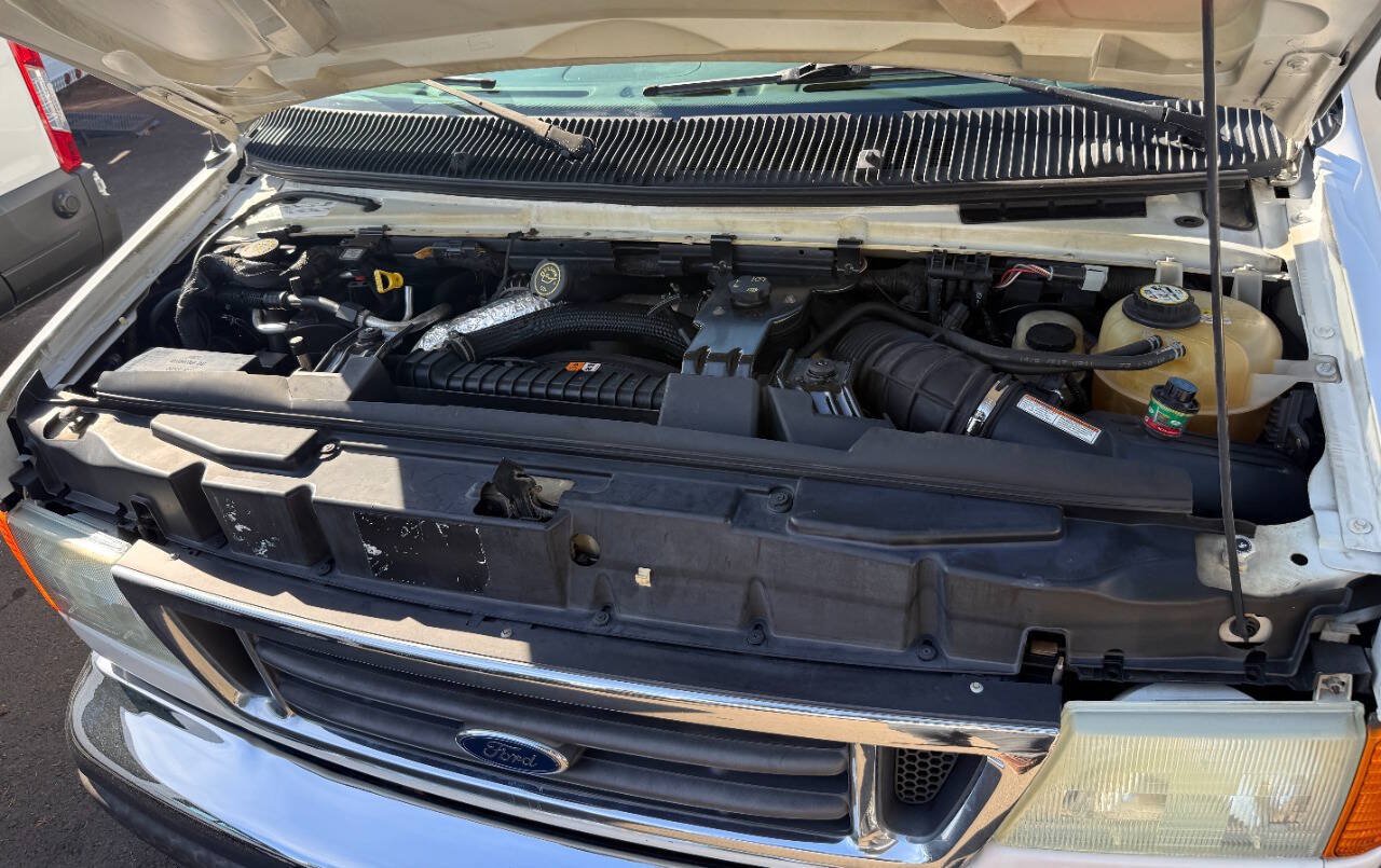 Used 2006 Ford E-350 and Econoline 350 Super Duty RWD image 33