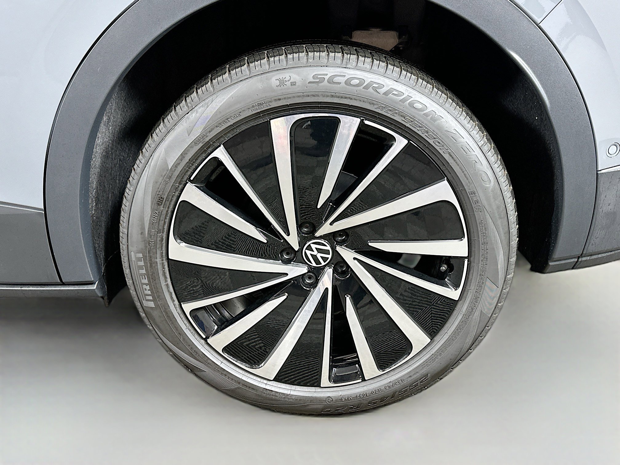 New 2025 Volkswagen ID.4 Pro image 29