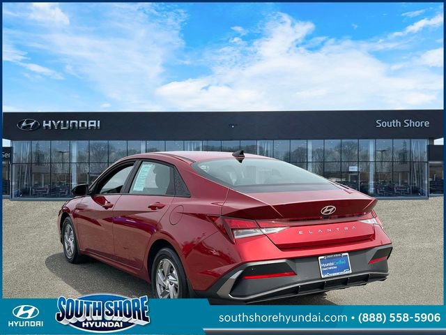 Certified 2025 Hyundai Elantra SE image 8