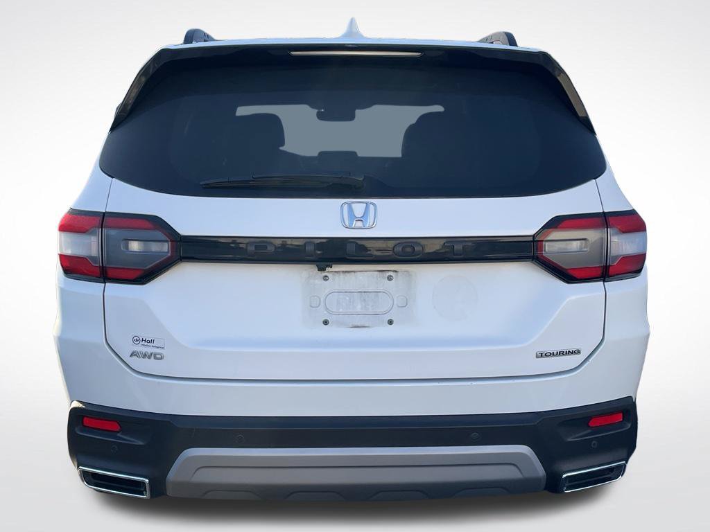 Used 2023 Honda Pilot Touring image 4