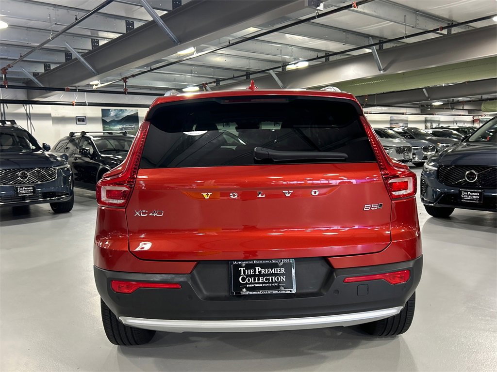 Certified 2023 Volvo XC40 B5 Plus w/ Climate Package image 3