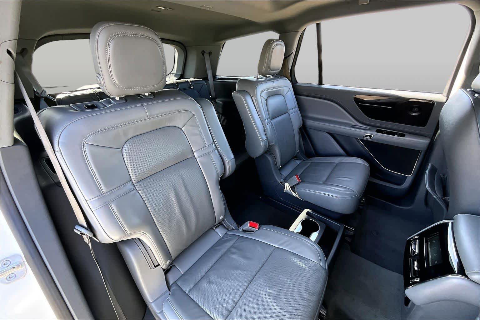 Used 2020 Lincoln Aviator Reserve w/ Equipment Group 201A RWD image 18