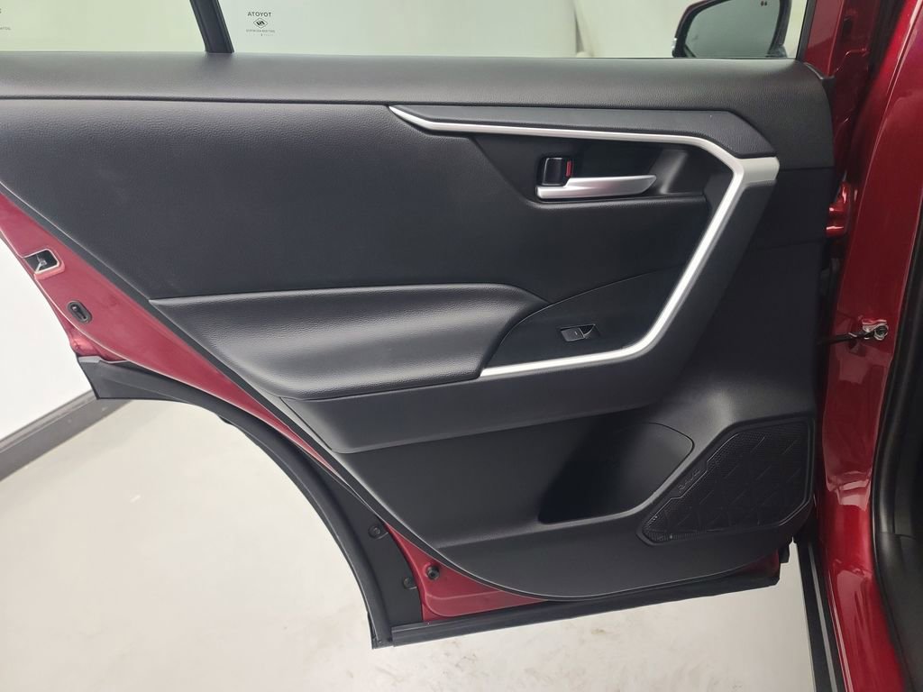 Used 2025 Toyota RAV4 XLE image 20