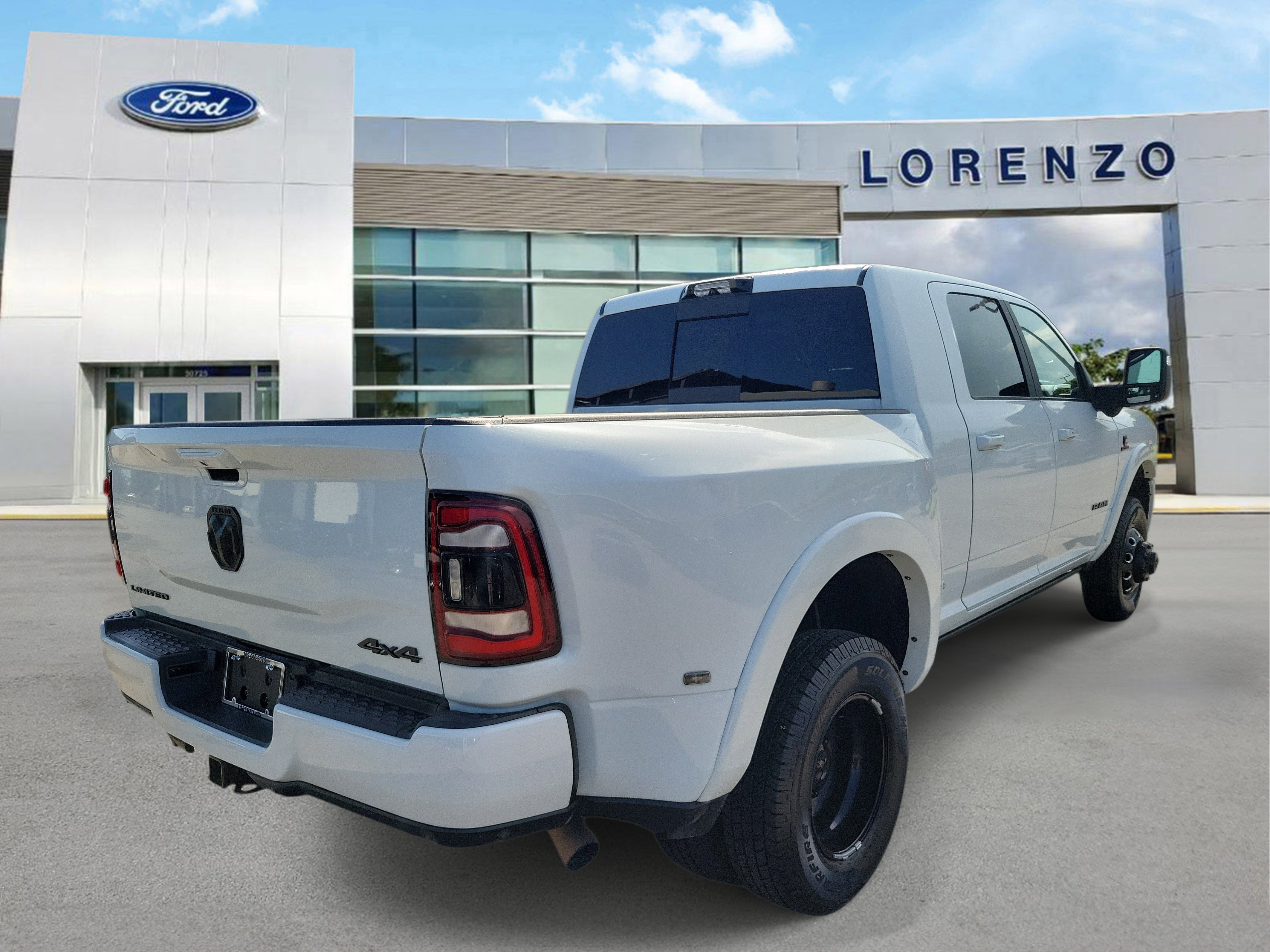 Used 2024 RAM 3500 Limited AWD/4WD image 4