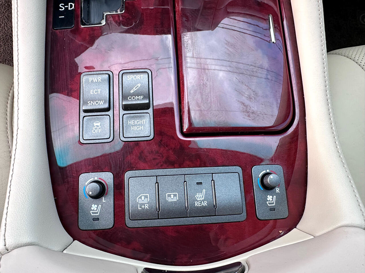 Used 2010 Lexus LS 460 L image 23