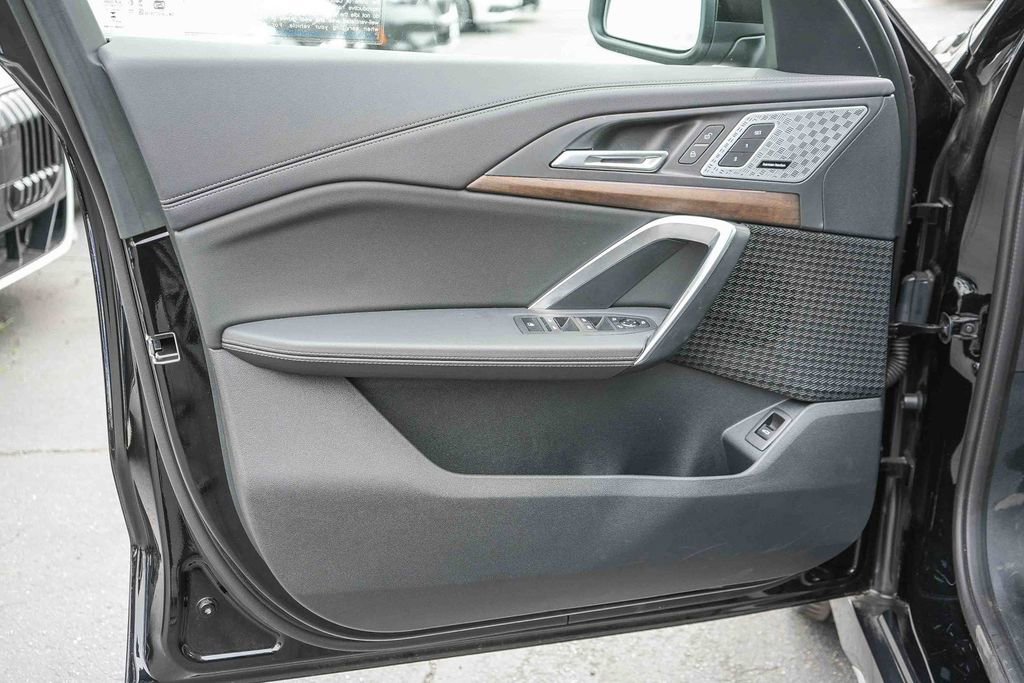 Used 2025 BMW X1 xDrive28i w/ Technology Package image 23