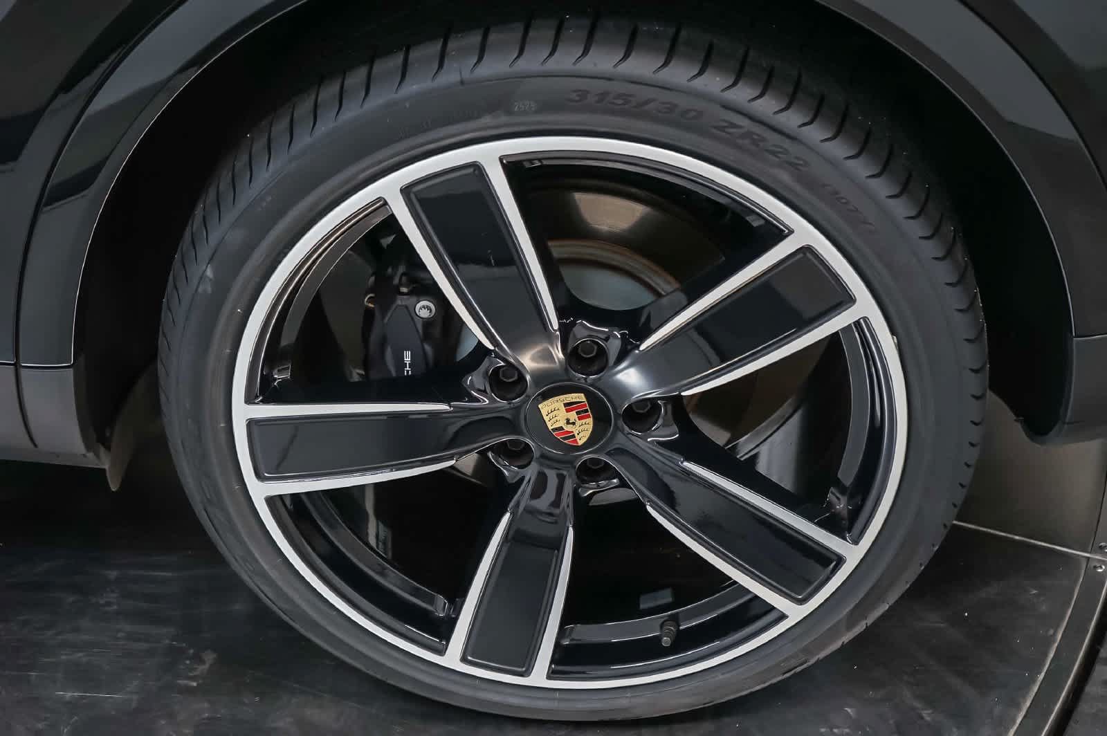 Certified 2023 Porsche Cayenne Platinum Edition AWD/4WD image 13