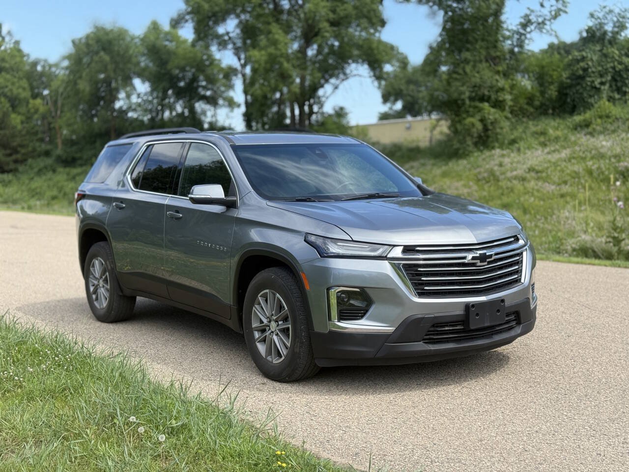 Used 2023 Chevrolet Traverse LT AWD/4WD image 4
