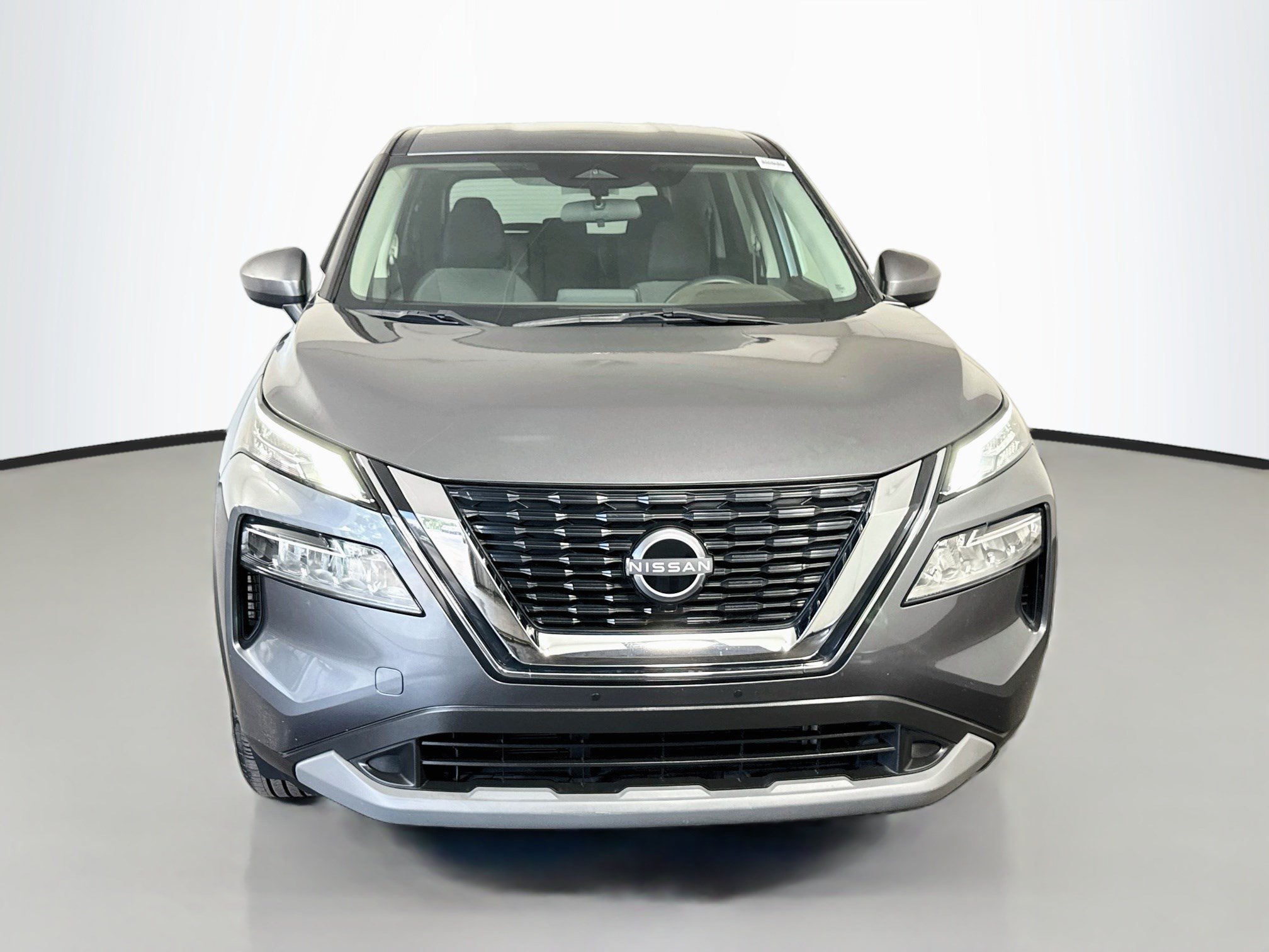 Used 2023 Nissan Rogue SV FWD image 2