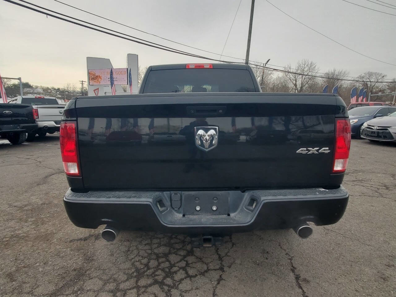Used 2018 RAM 1500 Express w/ Express Value Package image 4