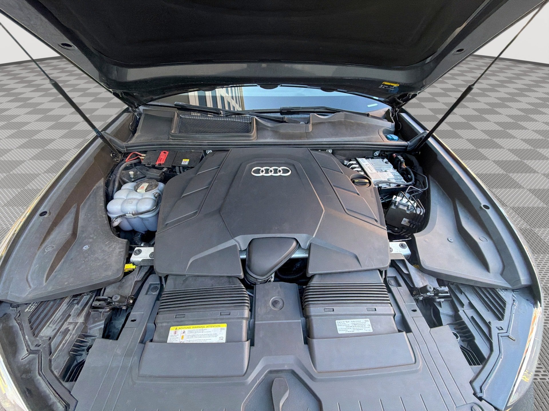 Used 2020 Audi Q8 Premium Plus w/ Premium Plus Package AWD/4WD image 18