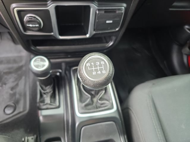 Used 2019 Jeep Wrangler Sport AWD/4WD image 19