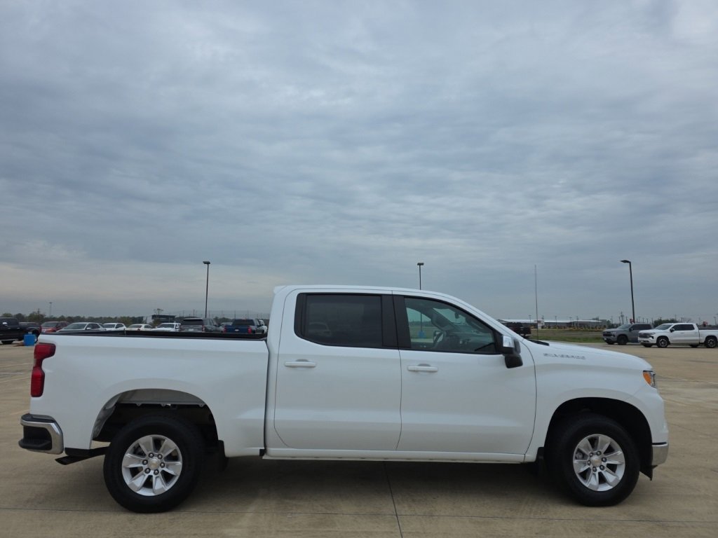 Used 2025 Chevrolet Silverado 1500 LT image 3