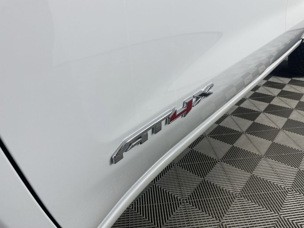 Used 2025 GMC Sierra 1500 AT4X image 32