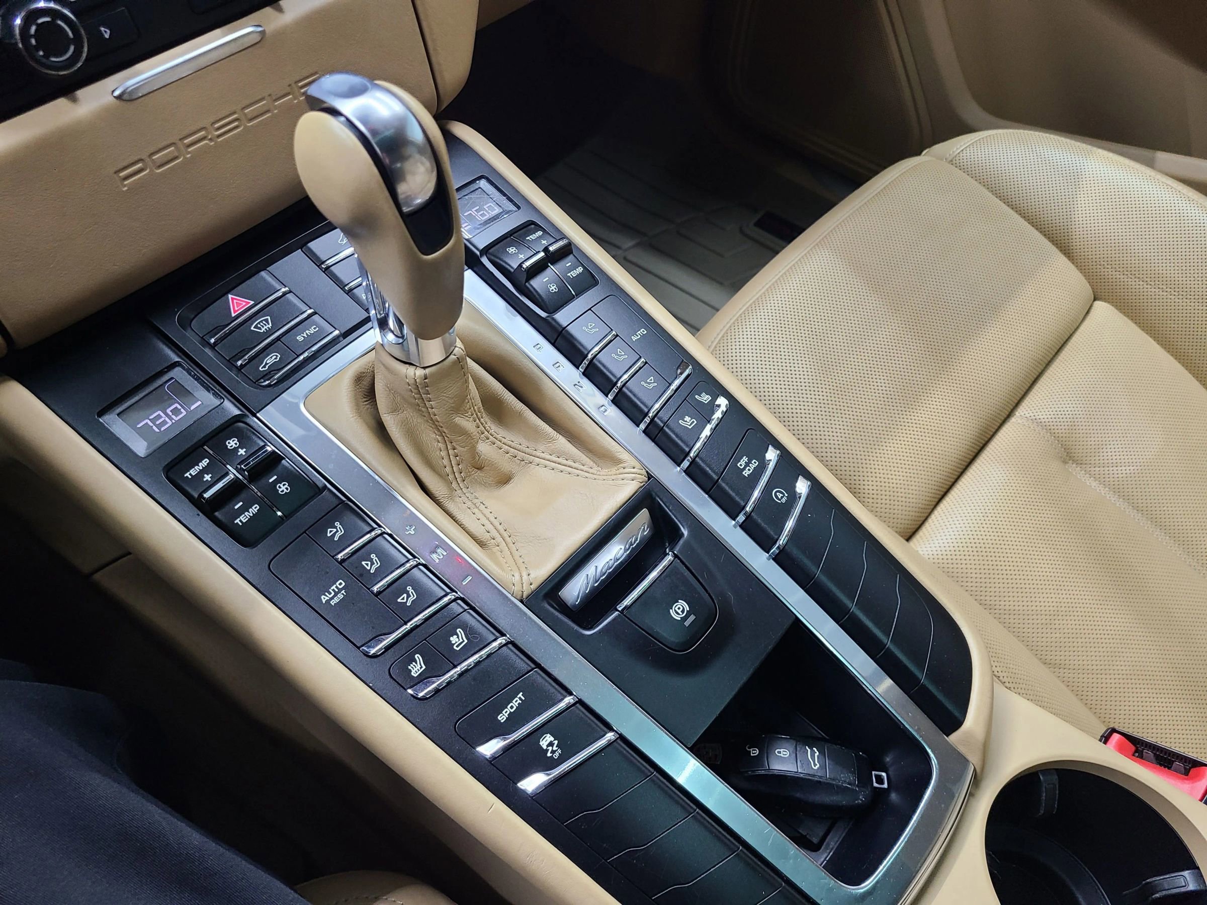 Used 2015 Porsche Macan S AWD/4WD image 34