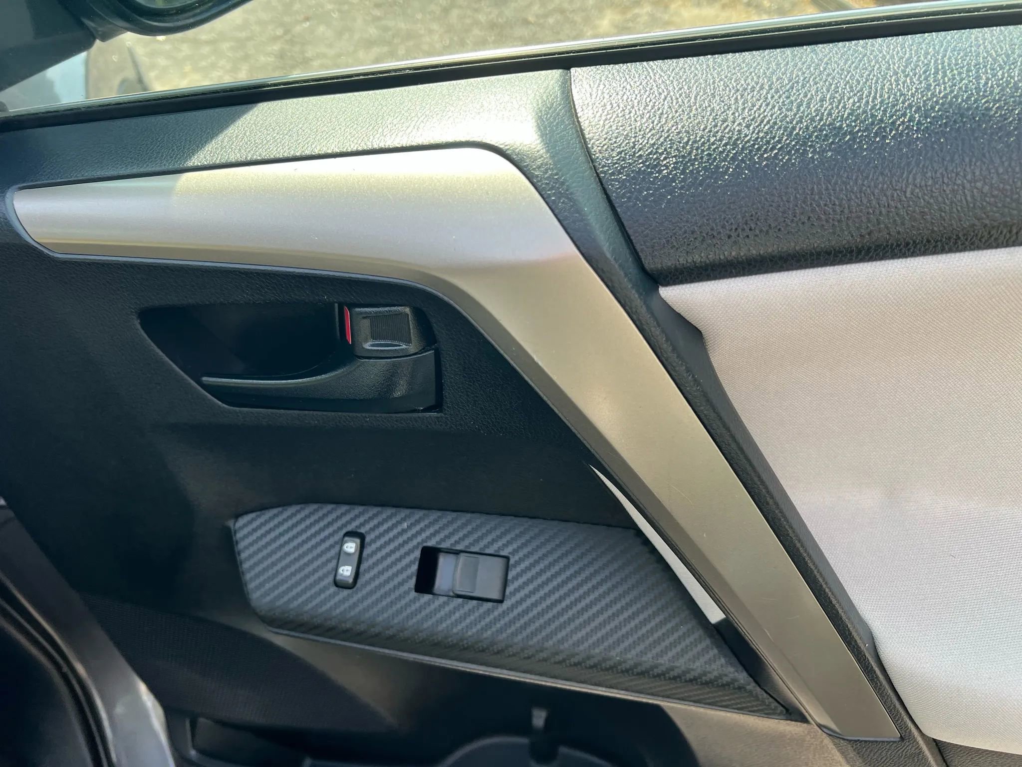 Used 2014 Toyota RAV4 LE image 26