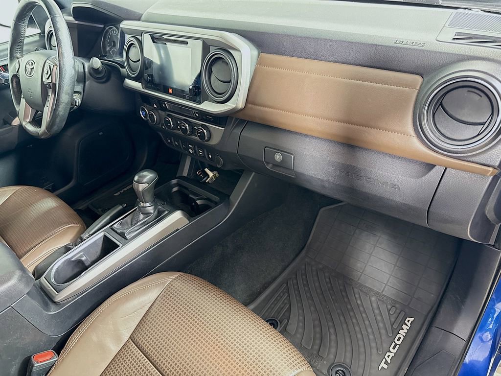 Used 2018 Toyota Tacoma Limited image 30