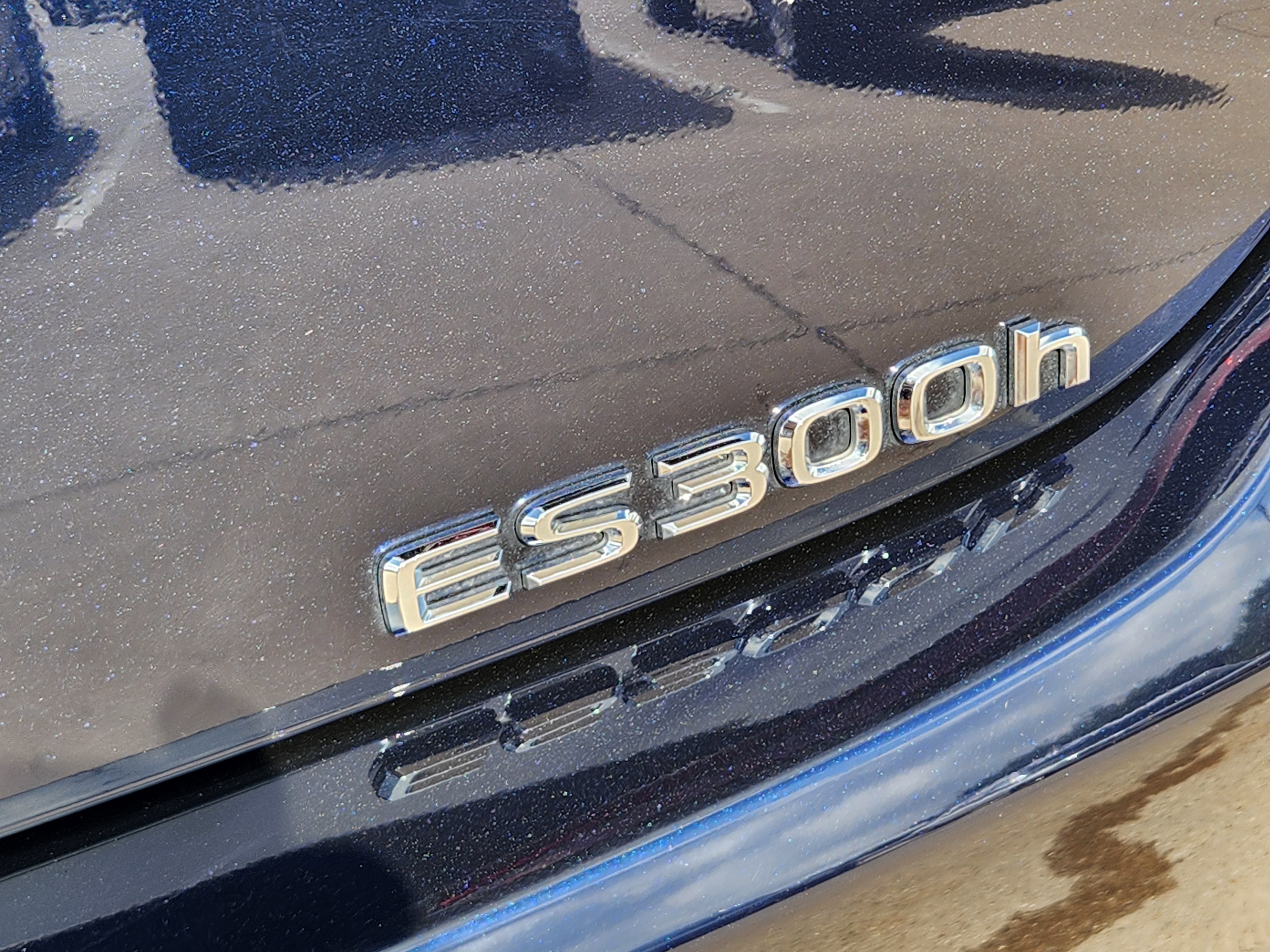 Used 2025 Lexus ES 300h w/ Premium Package image 13