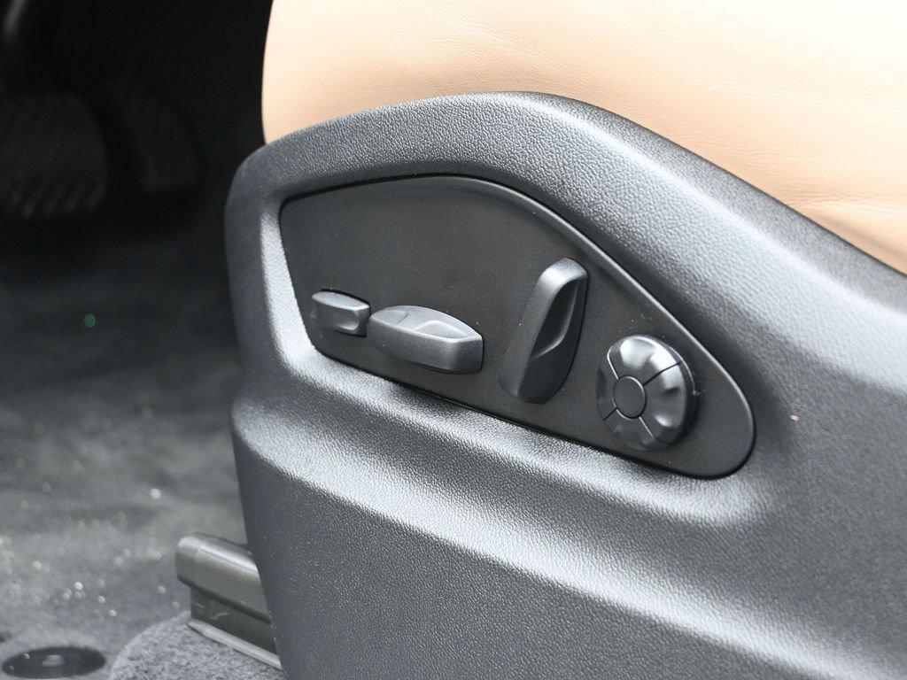 Certified 2025 Porsche Cayenne E-Hybrid AWD/4WD image 14