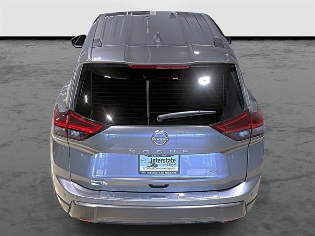 Used 2025 Nissan Rogue SV AWD/4WD image 3