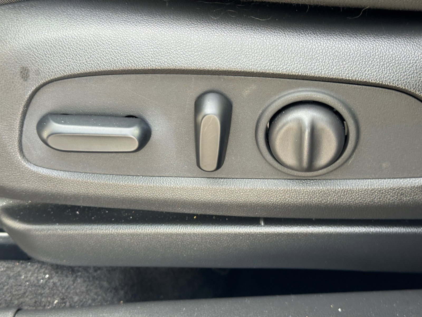 Used 2023 Buick Encore GX Preferred w/ Cold Weather Comfort Package image 16